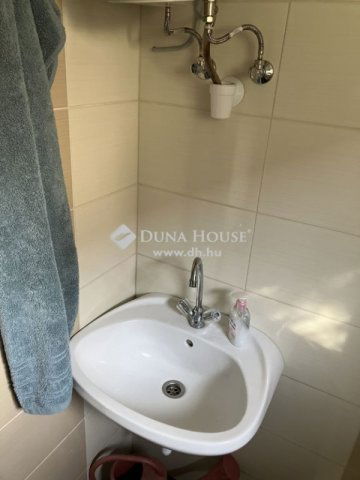 Eladó nyaraló, Ráckevén 29 M Ft, 3 szobás