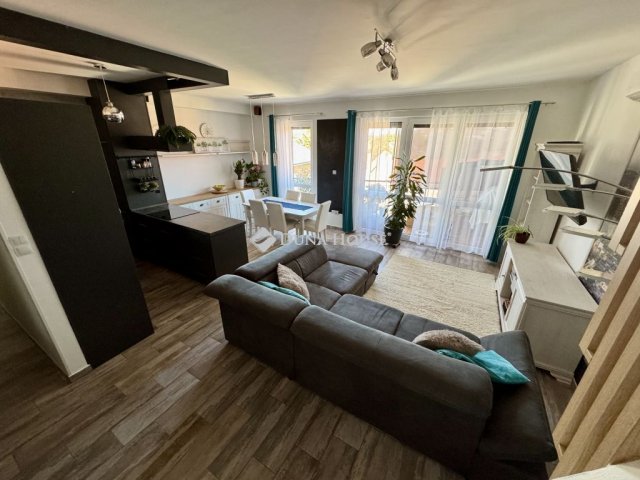 Kiadó téglalakás, albérlet, Győrött 400 E Ft / hó, 5 szobás