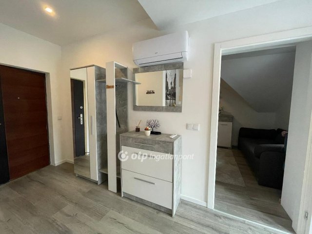 Eladó téglalakás, Fertőszentmiklóson 68.9 M Ft, 2 szobás