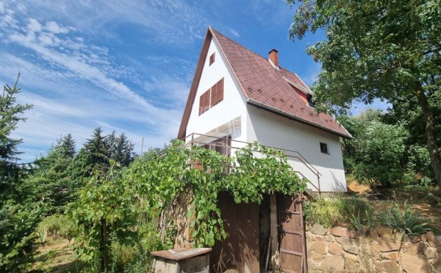 Eladó családi ház, Sukorón 69 M Ft, 1+2 szobás