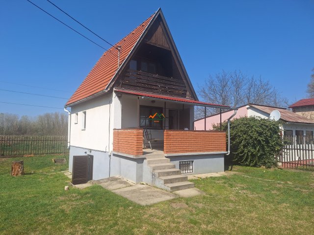 Eladó nyaraló, Szigetszentmártonban 41.9 M Ft, 2+1 szobás