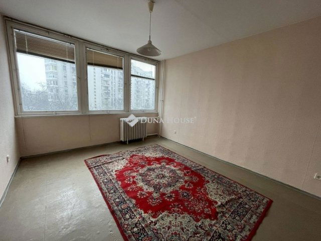 Eladó panellakás, Kecskeméten 41.5 M Ft, 2 szobás