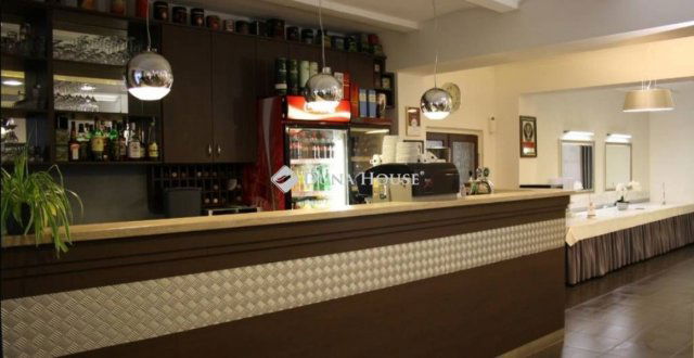 Eladó hotel, Tolnán 590 M Ft, 31 szobás / költözzbe.hu