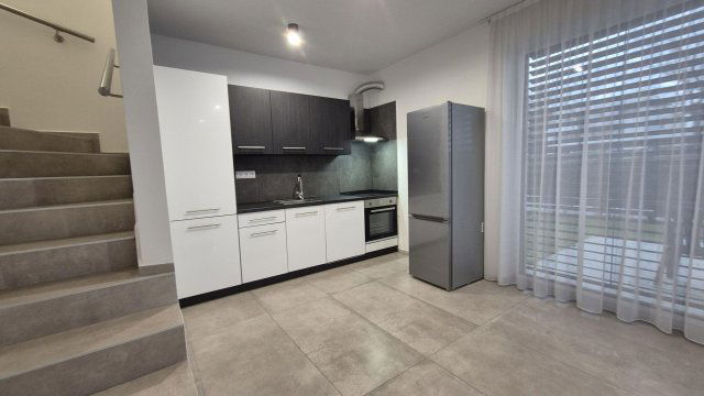 Kiadó sorház, albérlet, Debrecenben 650 E Ft / hó, 5 szobás