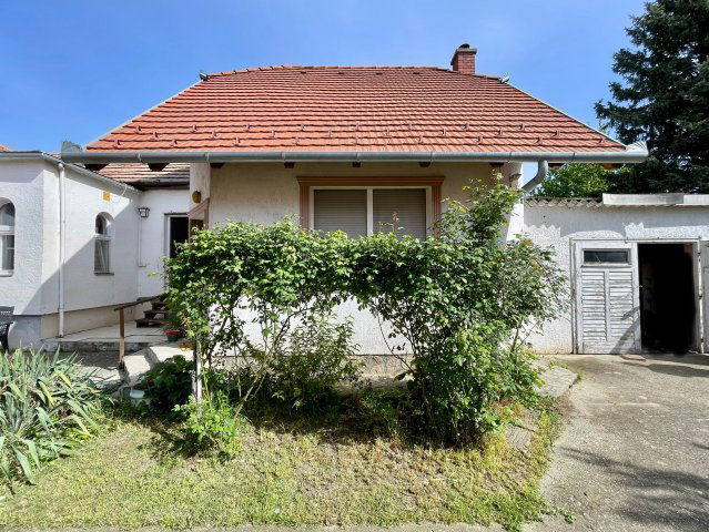Eladó családi ház, Keszthelyen 55 M Ft, 3 szobás