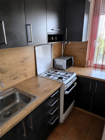 Kiadó panellakás, albérlet, Debrecenben, Sinai Miklós utcában