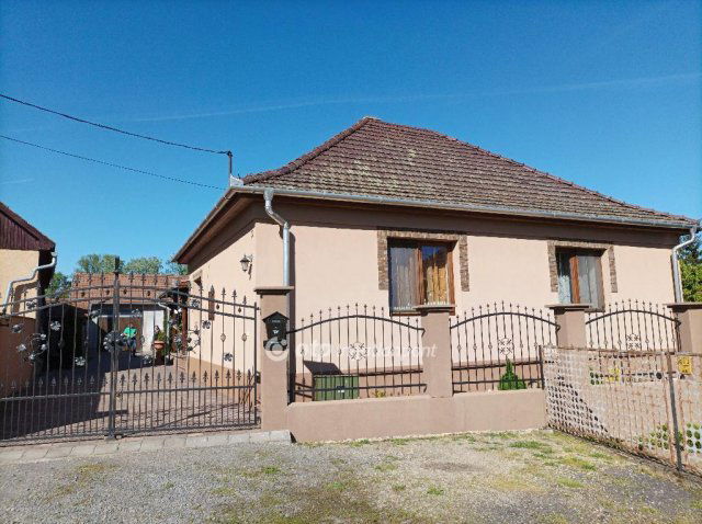 Eladó családi ház, Sárospatakon 73 M Ft, 4 szobás