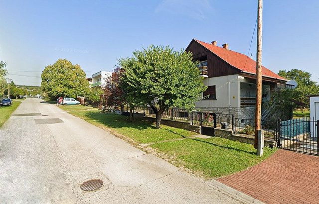 Eladó családi ház, Balatonfűzfőn, Radnóti Miklós utcában