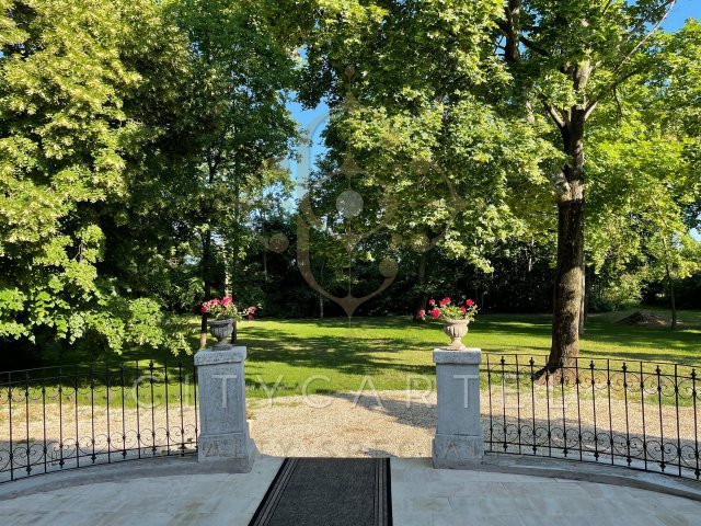 Eladó családi ház, Polgárdin 630 M Ft, 10+1 szobás