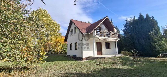 Eladó nyaraló, Balatonkenesén 85 M Ft, 4 szobás