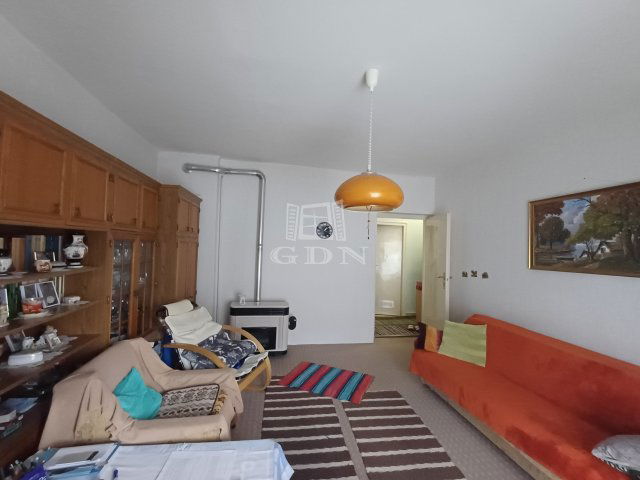 Eladó téglalakás, Baján 33.5 M Ft, 2 szobás