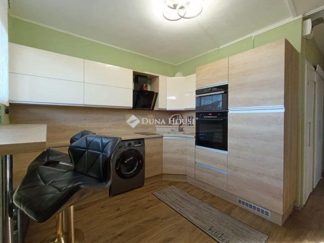 Eladó téglalakás, Mohácson 36 M Ft, 3 szobás