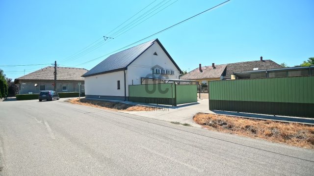 Eladó családi ház, Foktőn 62.5 M Ft, 4 szobás