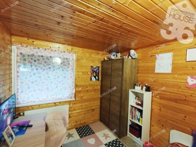 Eladó nyaraló, Tiszaalpáron 33.9 M Ft, 3 szobás