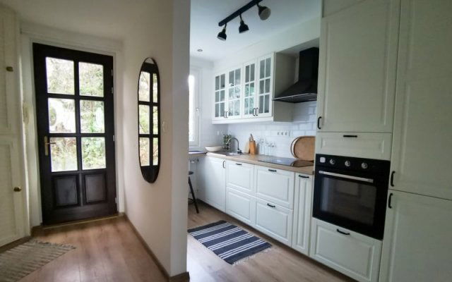 Kiadó téglalakás, albérlet, XII. kerületben, Istenhegyi úton