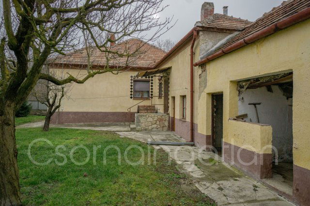 Eladó családi ház, Csornán 36.9 M Ft, 3+3 szobás
