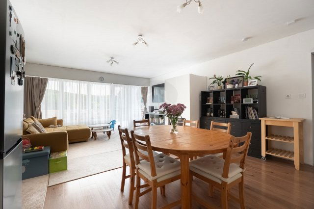 Eladó családi ház, Tatabányán 68 M Ft, 10 szobás