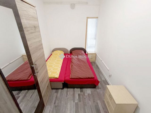 Kiadó családi ház, albérlet, Kecskeméten 2200 E Ft / hó