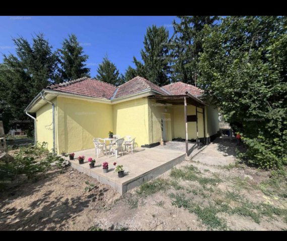 Eladó családi ház, Balatonbogláron 52.5 M Ft, 3 szobás