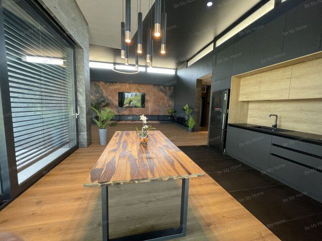 Eladó téglalakás, Budapesten, III. kerületben 500 M Ft, 4 szobás