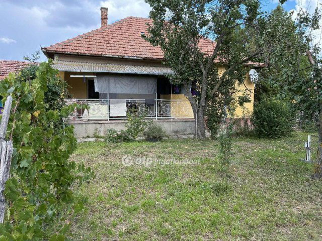 Eladó családi ház, Sarkadon 18 M Ft, 3 szobás