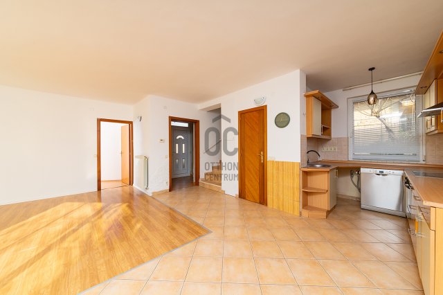 Eladó sorház, Csömörön 109.9 M Ft, 4 szobás