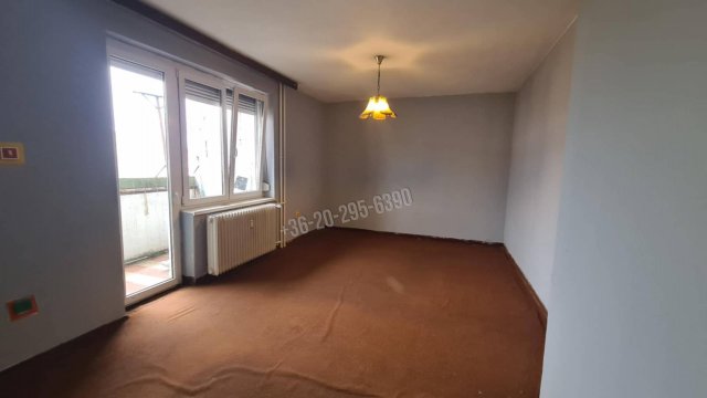 Eladó téglalakás, Dunaújvárosban 29.5 M Ft, 1+1 szobás