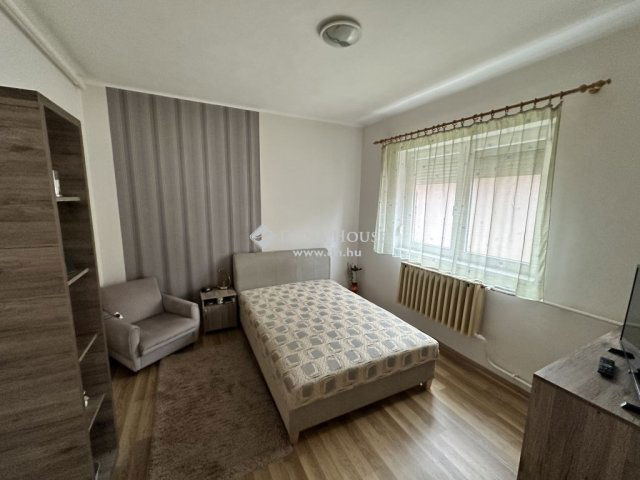 Eladó családi ház, Szigetváron 47 M Ft, 4 szobás
