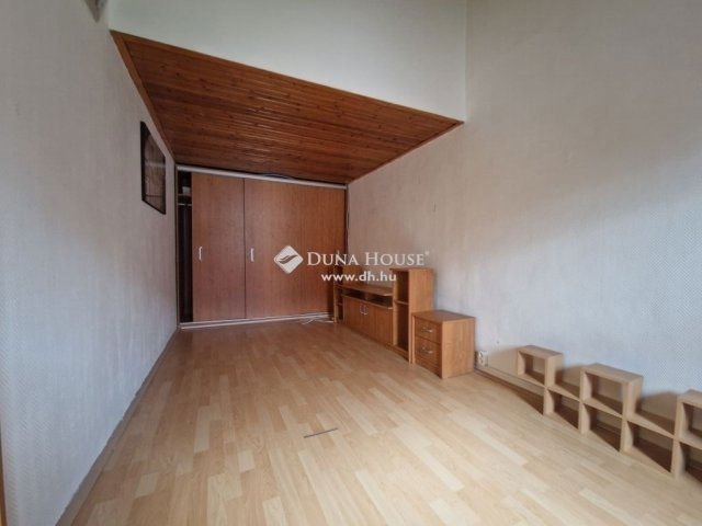 Eladó családi ház, Budapesten, XV. kerületben 49.9 M Ft