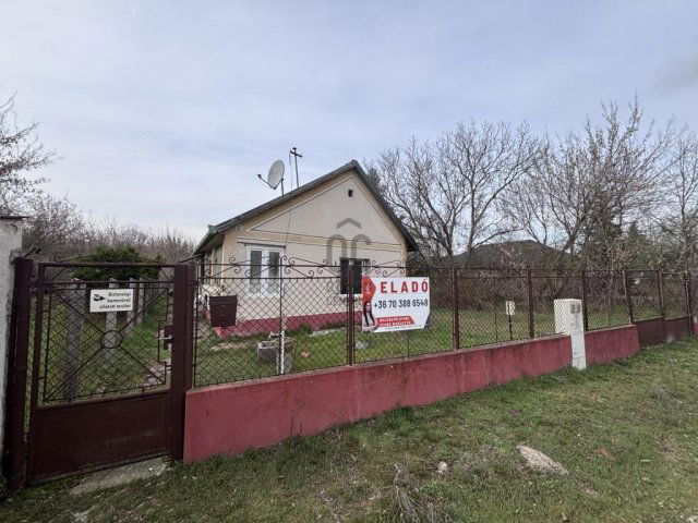Eladó családi ház, Nyáregyházán 19.9 M Ft, 2 szobás