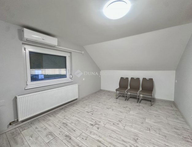 Eladó családi ház, Hódmezővásárhelyen 120 M Ft, 5 szobás