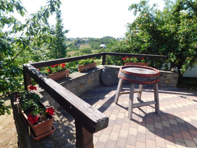 Eladó nyaraló, Rezin 45 M Ft, 2+1 szobás / költözzbe.hu