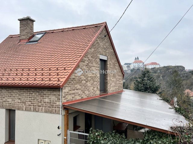 Eladó családi ház, Veszprémben 185 M Ft, 4 szobás