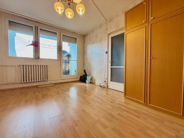 Eladó panellakás, Budapesten, III. kerületben 69.9 M Ft