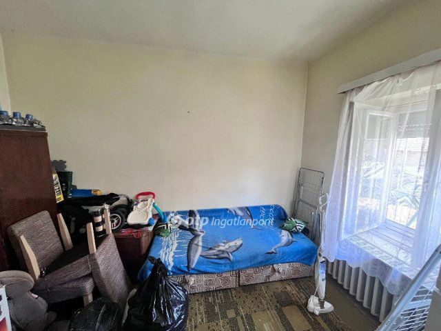 Eladó családi ház, Lőrinciben 24.99 M Ft, 3 szobás