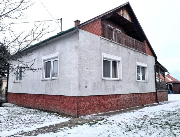 Eladó családi ház, Máriakálnokon 65 M Ft, 3 szobás