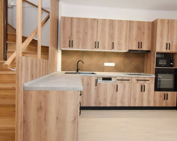 Eladó téglalakás, Debrecenben 109 M Ft, 5 szobás