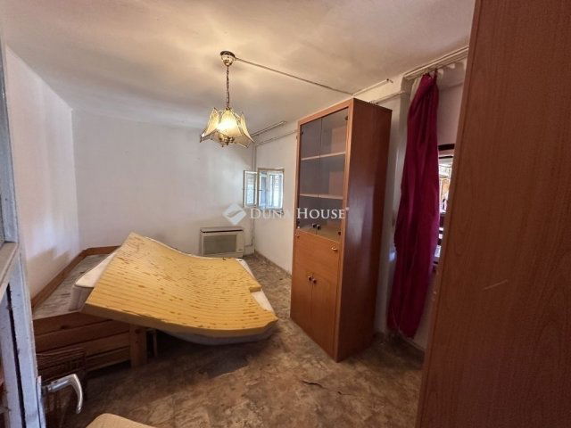 Eladó családi ház, Budapesten, XXI. kerületben 42 M Ft, 1 szobás