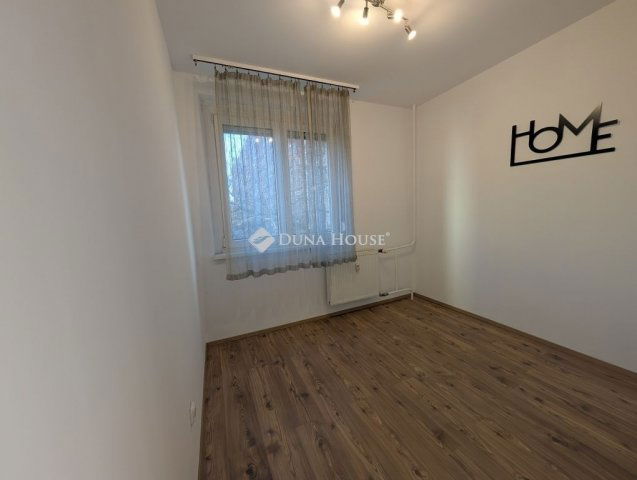 Eladó panellakás, Budapesten, III. kerületben 65 M Ft, 3 szobás