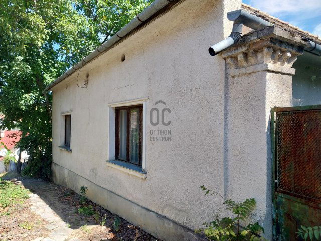 Eladó családi ház, Szekszárdon 46.99 M Ft, 3 szobás