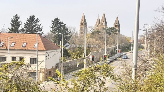 Eladó téglalakás, Pécsett, Kálvária utcában 72.9 M Ft