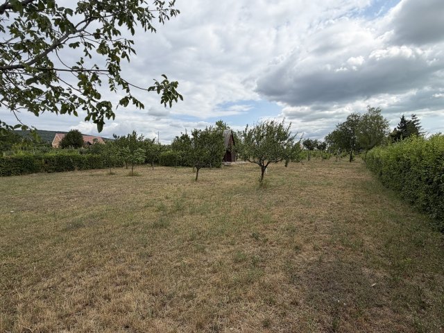 Eladó mezogazdasagi ingatlan, Balatonfüreden 137.88 M Ft