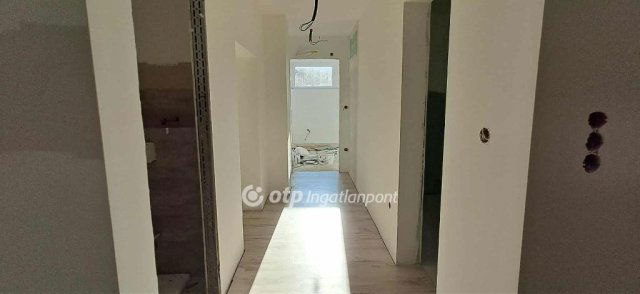 Eladó téglalakás, Pásztón 35.75 M Ft, 1 szobás