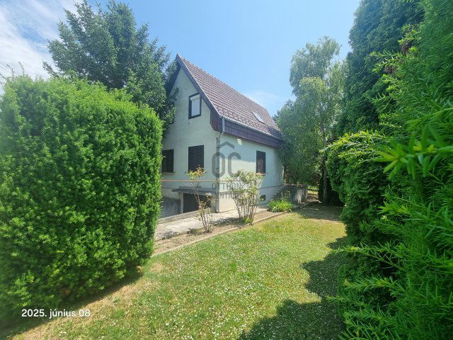 Eladó nyaraló, Balatonkenesén 59.5 M Ft, 6 szobás