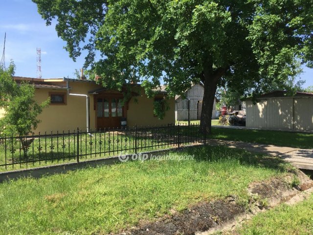 Eladó ipari ingatlan, Karcagon 35.9 M Ft / költözzbe.hu