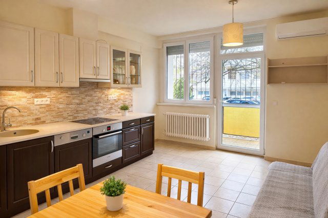 Kiadó téglalakás, albérlet, Debrecenben 210 E Ft / hó, 3 szobás