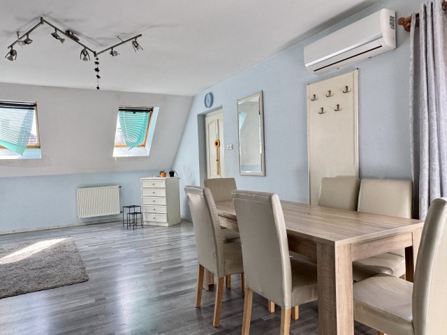 Eladó családi ház, Keszthelyen 89 M Ft, 7 szobás