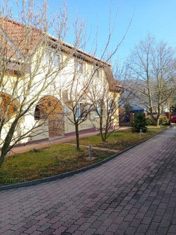 Eladó családi ház, Tatabányán 164 M Ft, 6 szobás