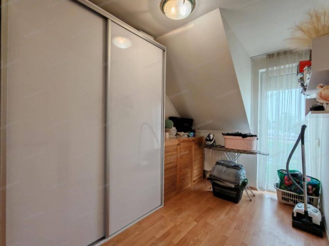 Eladó téglalakás, Nyíregyházán 65.99 M Ft, 4 szobás