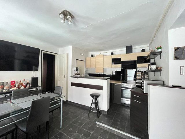 Eladó családi ház, Budapesten, III. kerületben 169.9 M Ft